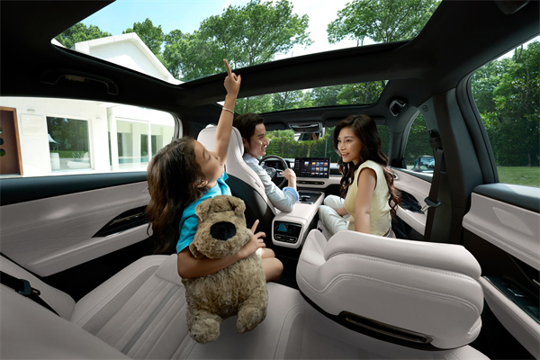 增色不加价MAZDA EZ-6鹭羽白内饰焕新 